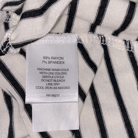 Signature 1 Plus Studio white & black striped shirt top front size 1X - Picture 5 of 5